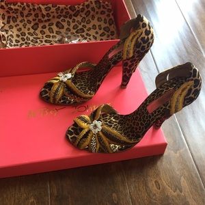 Betsey Johnson “Aggie” leopard pumps